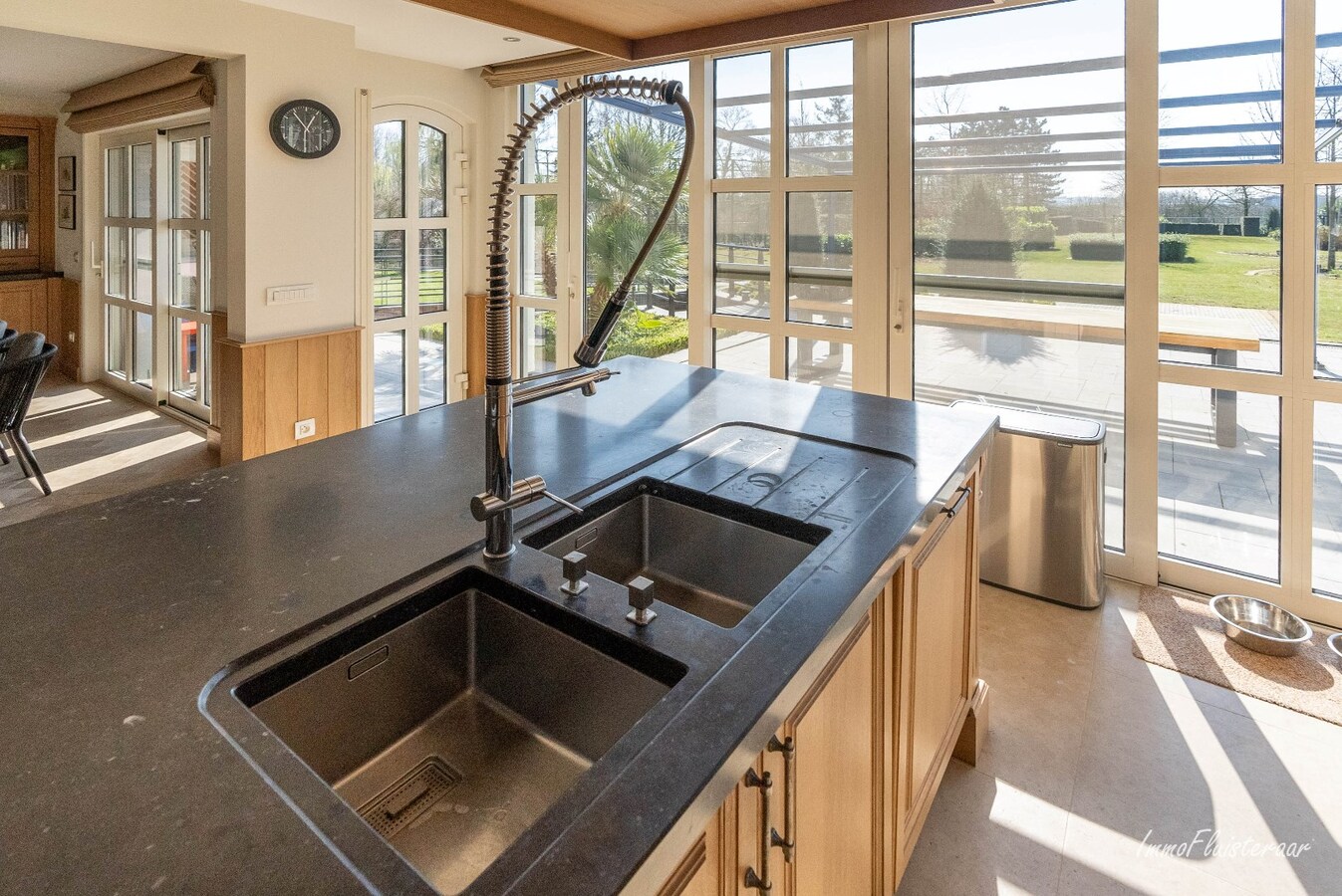 Prachtige gerenoveerde woning met bijgebouwen en paardenfaciliteiten op ca. 1,3ha te Kortenaken (Vlaams-Brabant) 