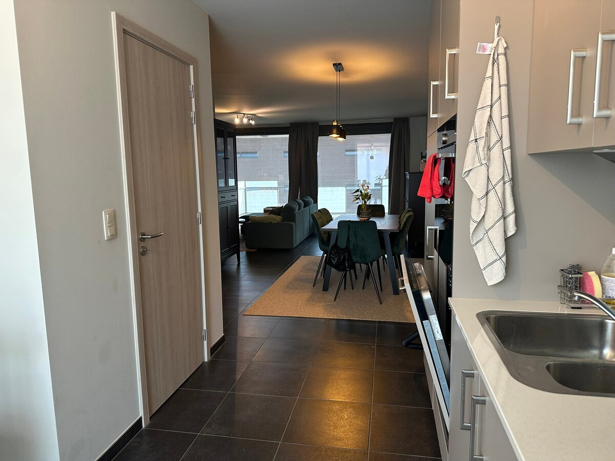 Recent appartement met groot zonnig terras 