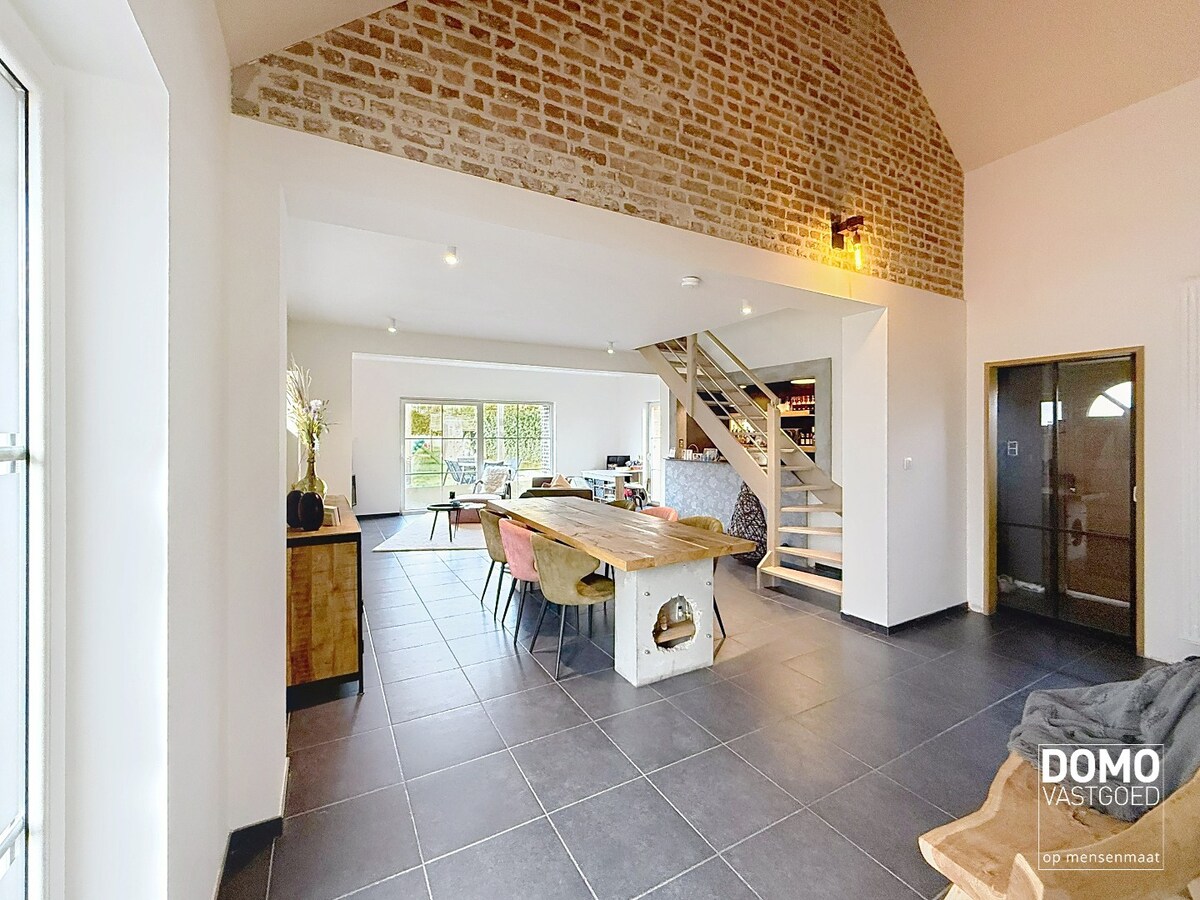 Ruime charmante woning met 3 slaapkamers - 244m² - EPC: B 