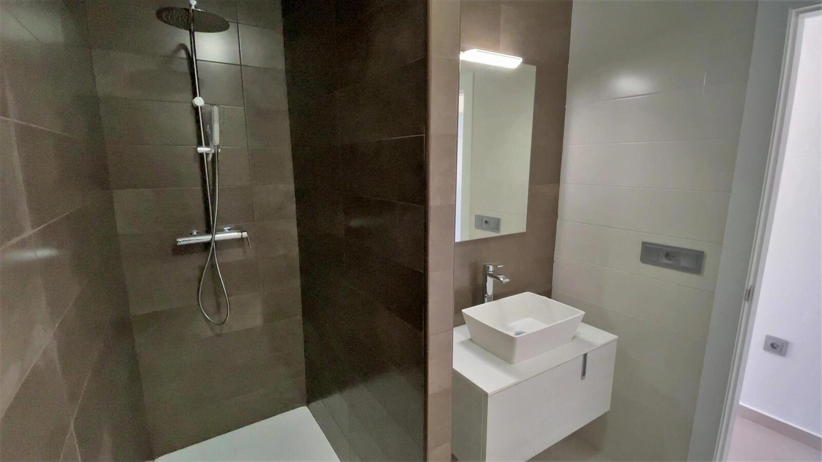 Villa te koop in Daya Nueva