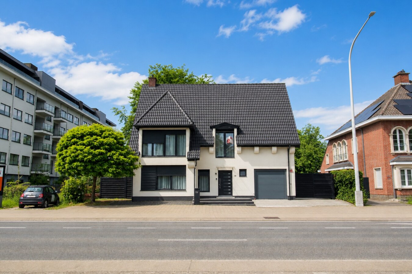 Exclusieve instapklare villa met buitenzwembad, uitzonderlijke leefruimte en 6 slaapkamers op topligging in Sint-Niklaas 