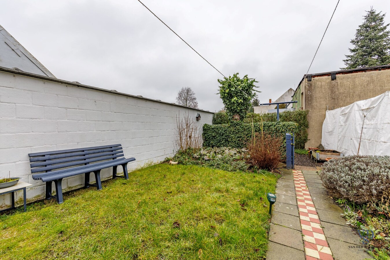 Karaktervolle woning met tuin op gunstige ligging. 