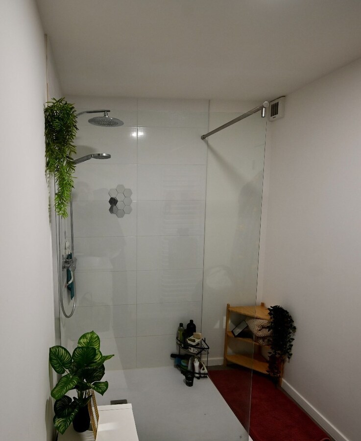 CHARMANT 2 SLAAPKAMER APPARTEMENT OP ZEER CENTRALE LIGGING 