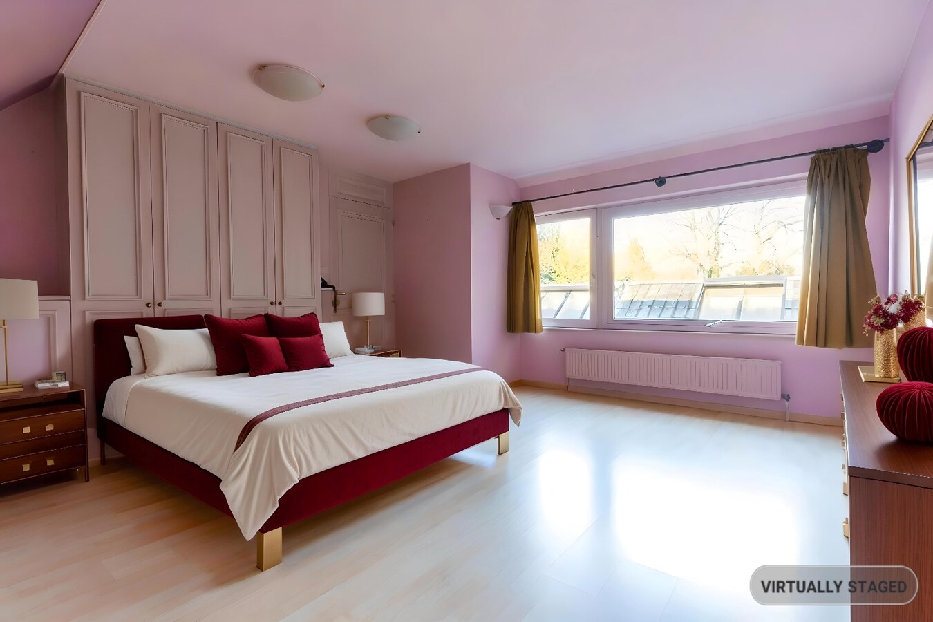Maison érigée sur 1695m² avec cabinet médical &amp; double garage, EXCELLENT POTENTIEL 