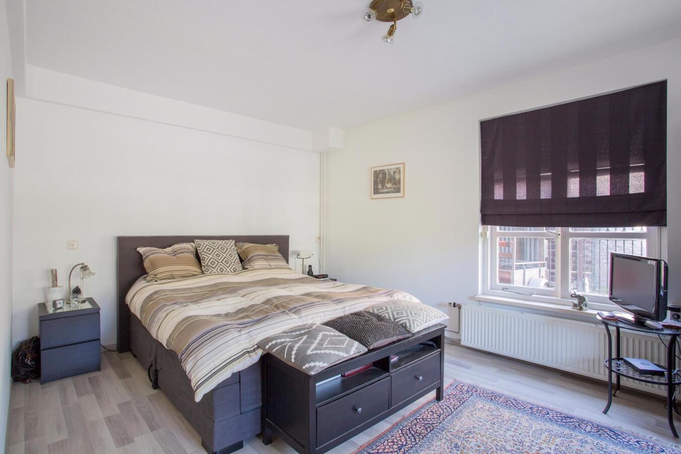 Gemoderniseerd vrijstaand landhuis met veel authentieke elementen en met riet afdekte kap, op een perceel van 1383 m2 grond aan de Heijerstraat 15 te Westerhoven. 