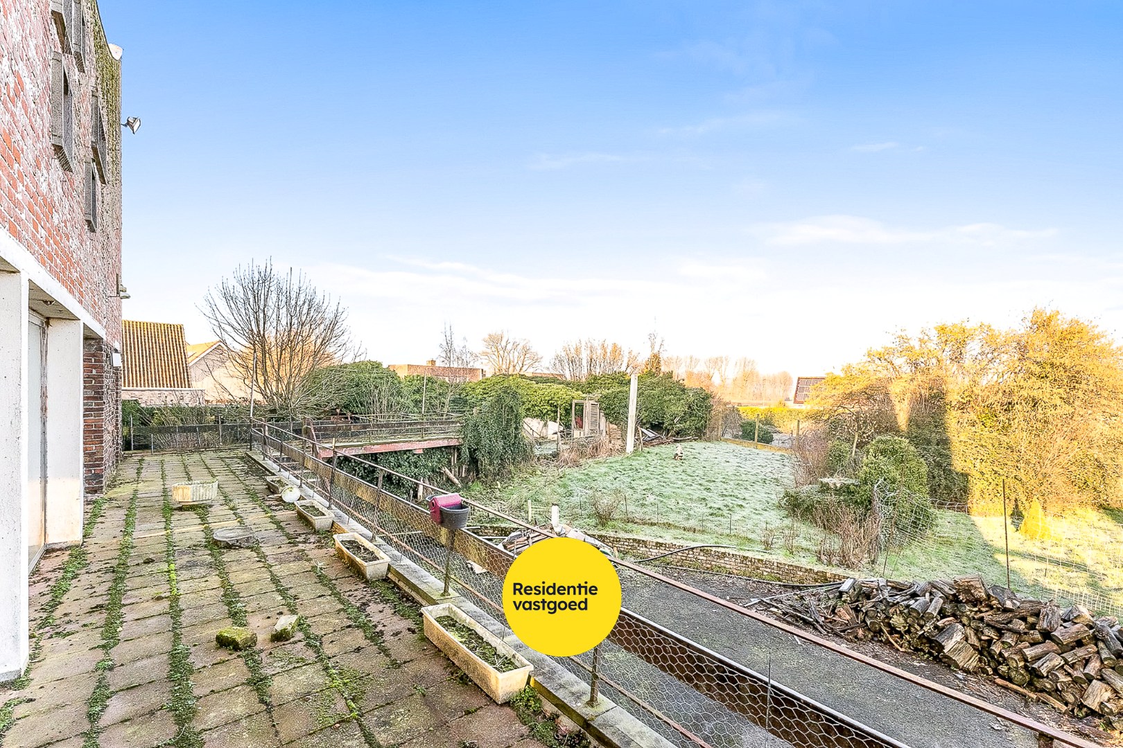 Karaktervol eigendom op ruim perceel te Alveringem. 