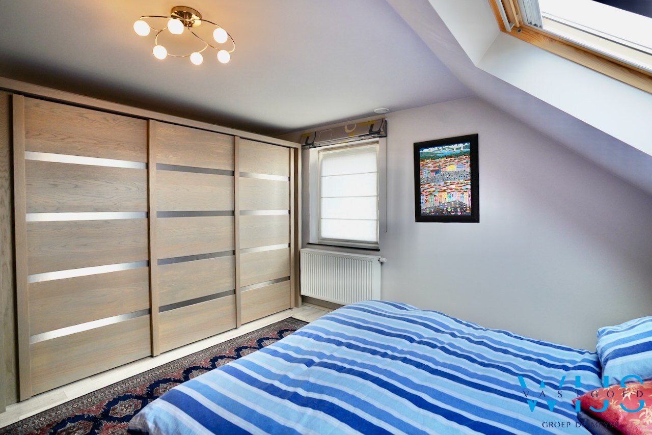 Instapklare halfopen bebouwing in rustige, kindvriendelijke woonwijk ! 