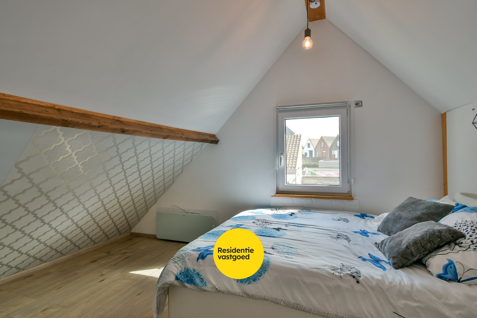 Halfopen woning met verhuurde buitenunit – extra inkomsten vanaf dag één! 