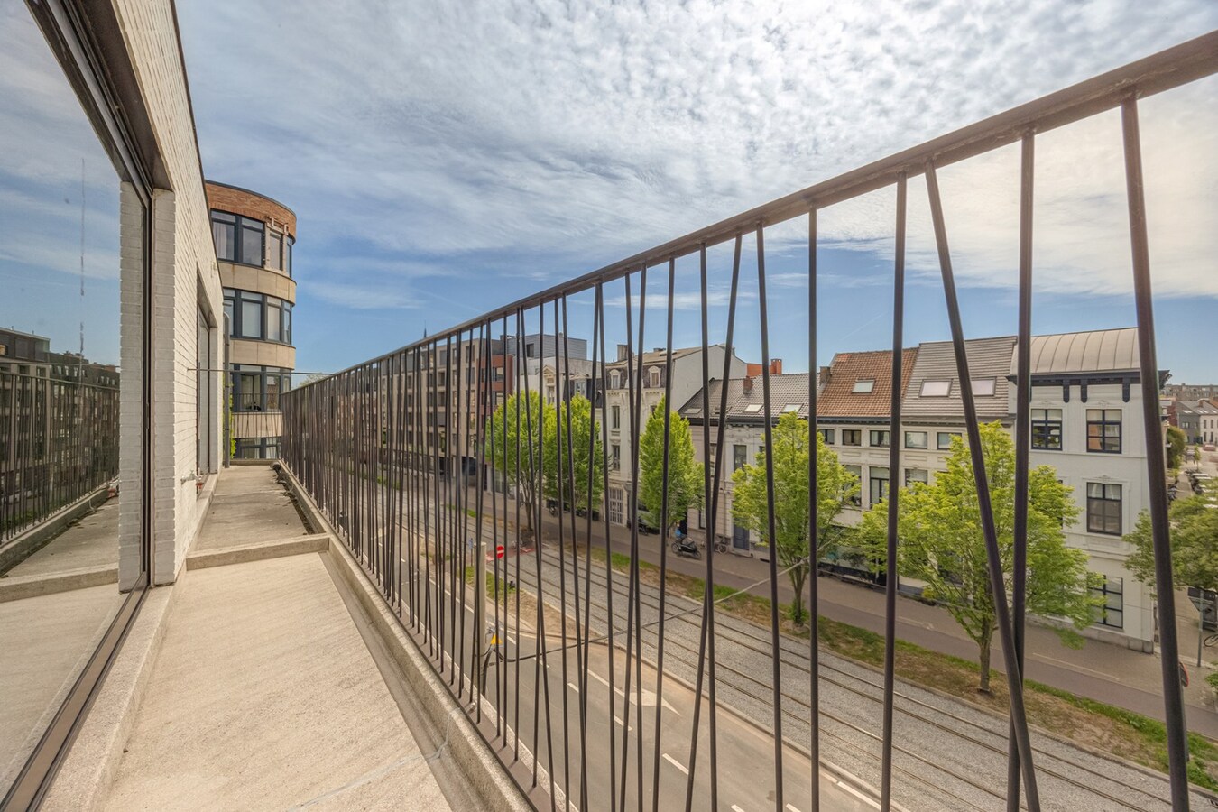 Recent energiezuinig appt. met zonnig terras te Oud-Berchem! 