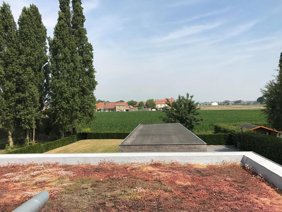 Ruim appartement met 3 slaapkamers en ruim terras 