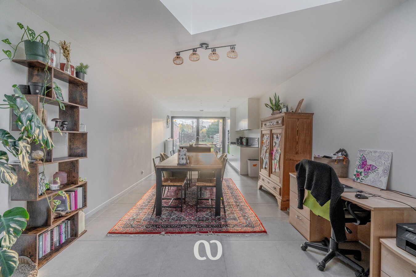 Volledig gerenoveerde woning met 3slpk en mooie tuin 