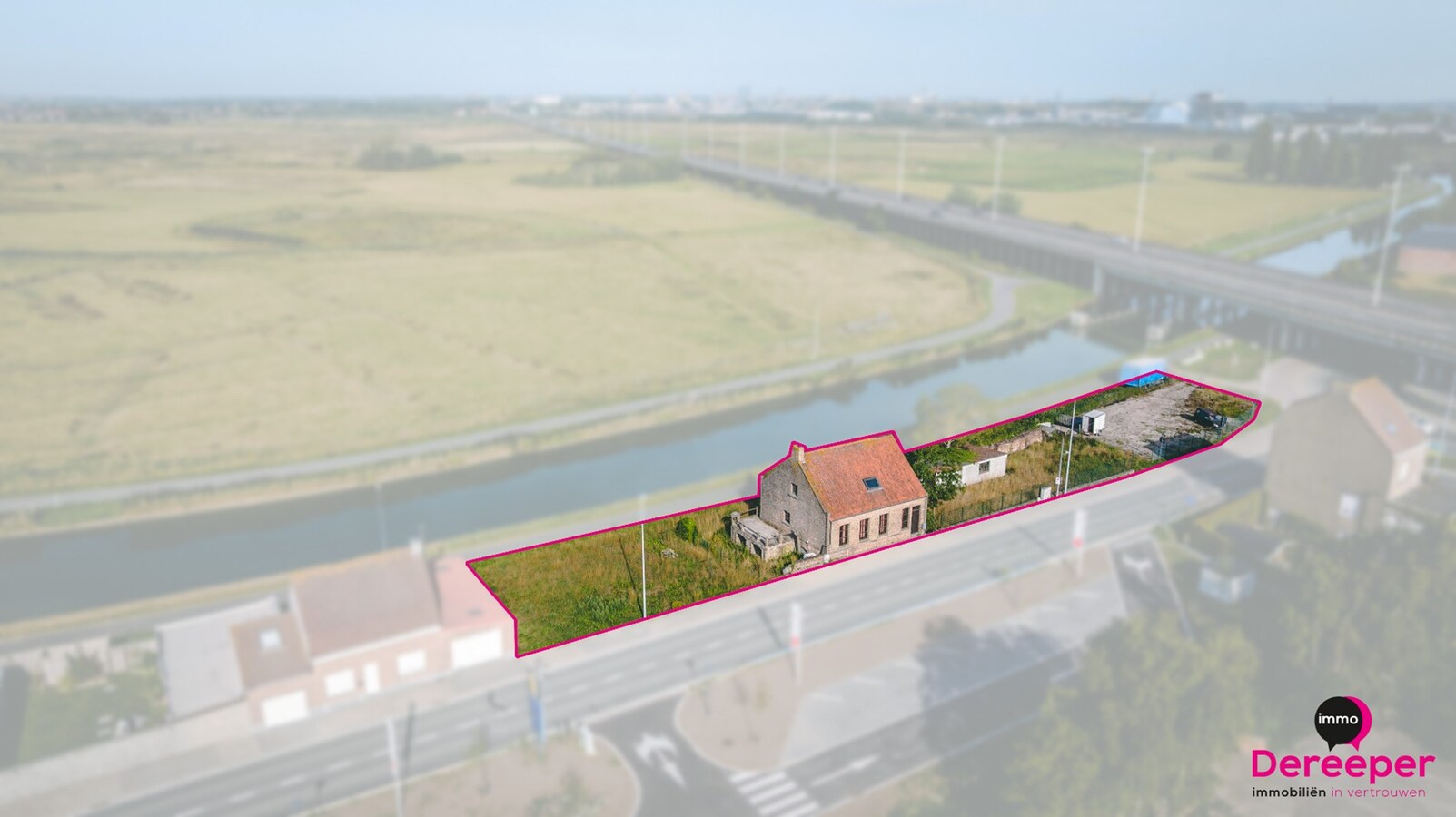 Te renoveren vrijstaande woning met prachtig uitzicht in natuurgebied 