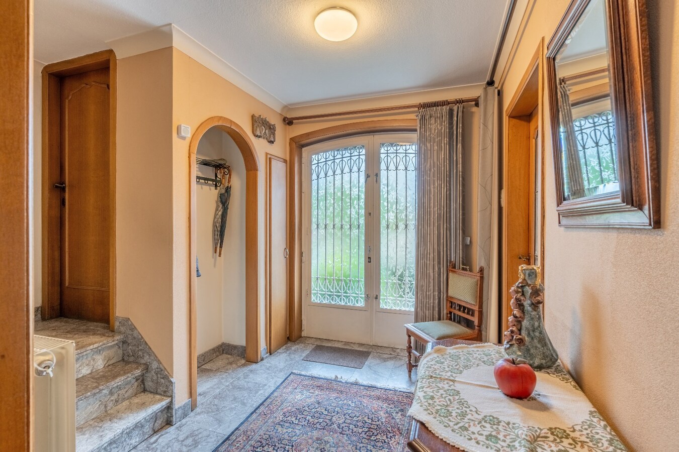 Ruime woning met tuin, garage en 3 slaapkamers. 