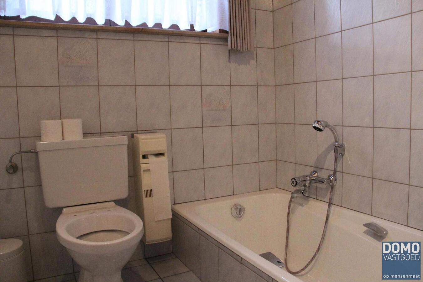 Ruime gelijkvloerse gezinswoning met 2 slaapkamers gelegen te Tuilt-Kuringen 