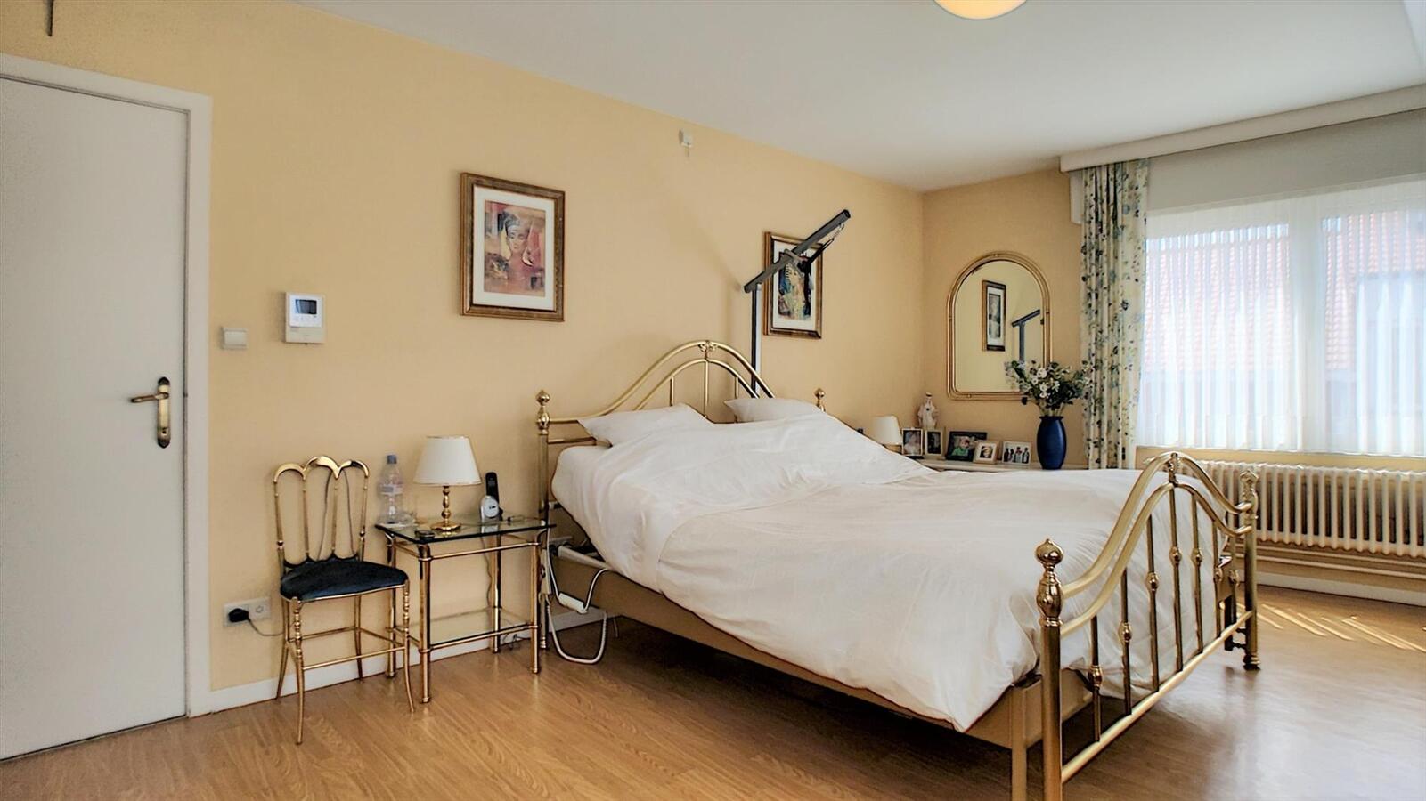 Magnifieke hoekwoning met garage - Heist 