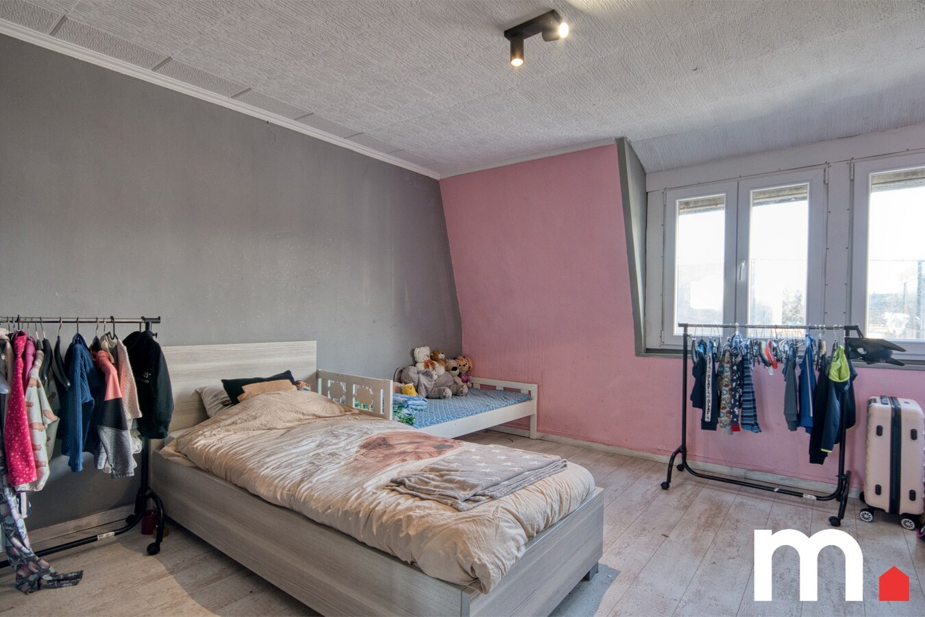 Knusse rijwoning nabij het centrum van Roeselare ! 