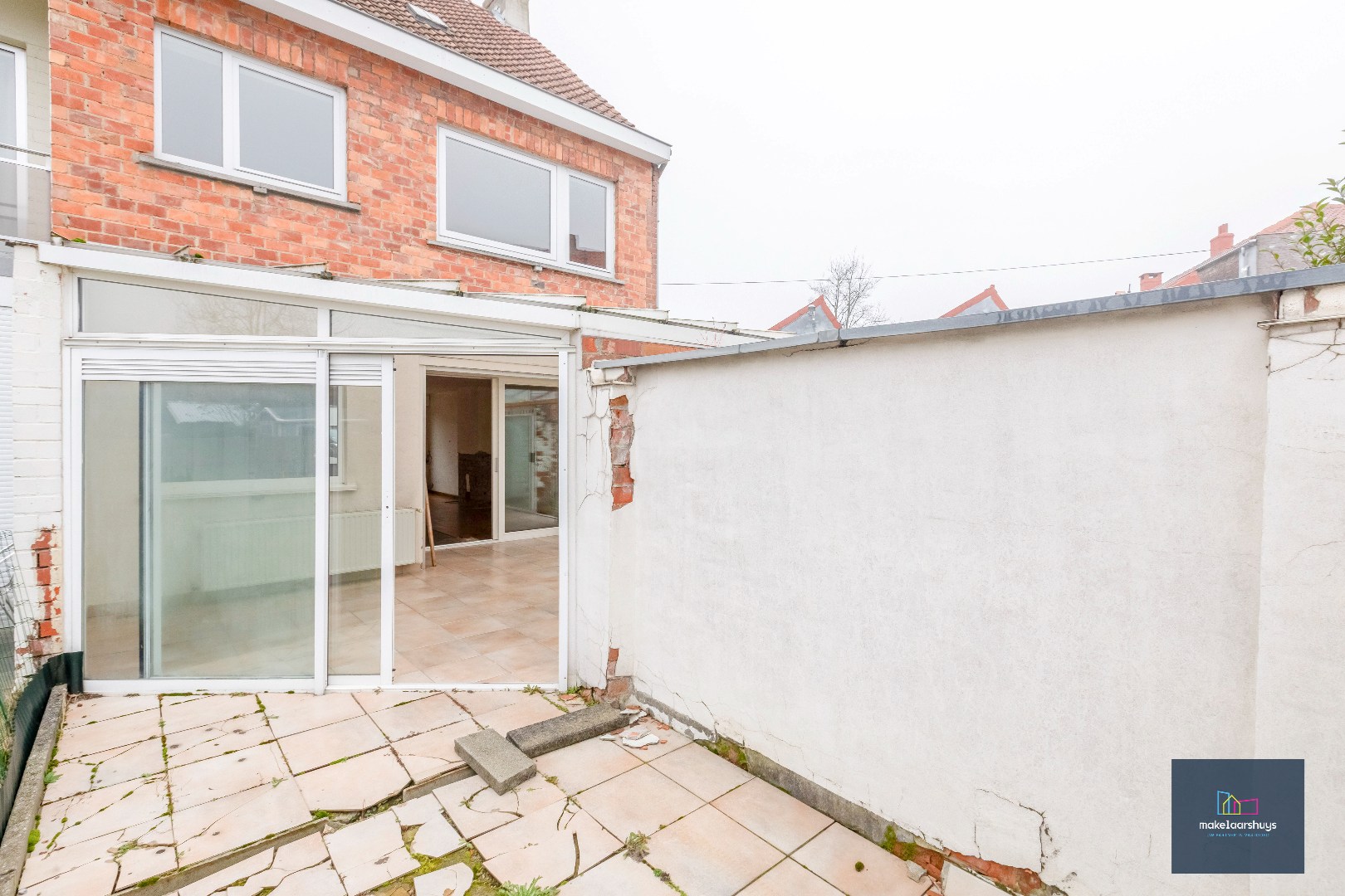 Te renoveren HOB met garage in Mariakerke 
