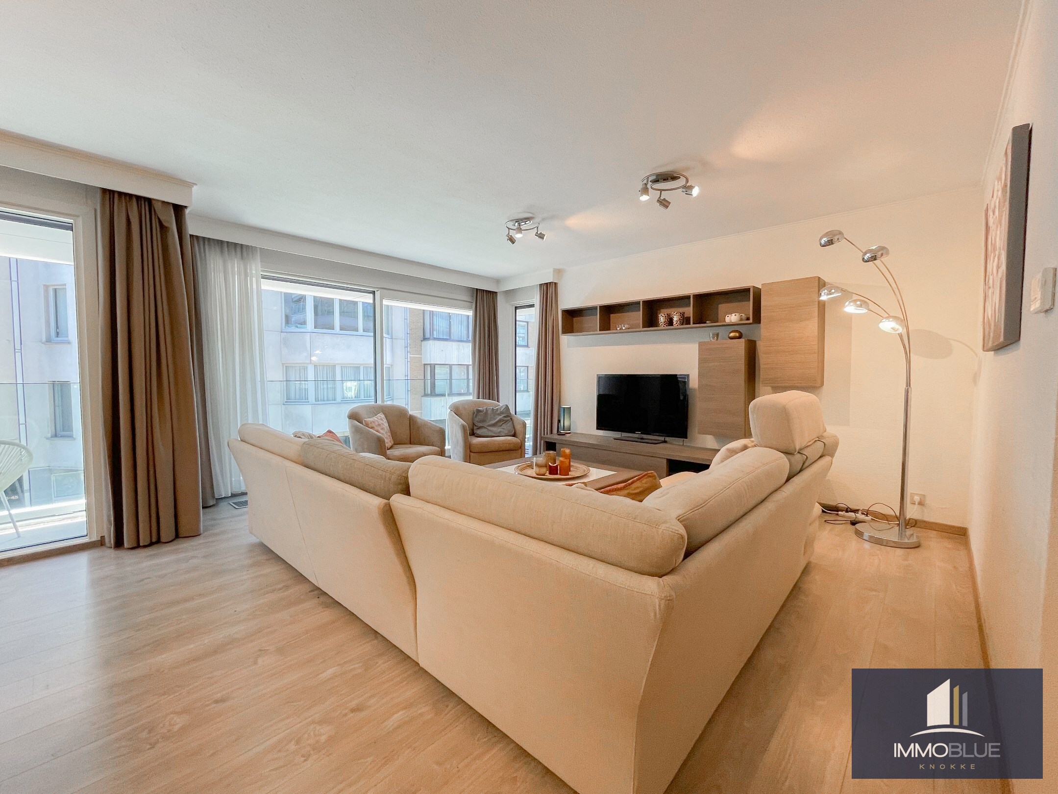 Appartement prêt à emménager situé sur la Place du Phare. 