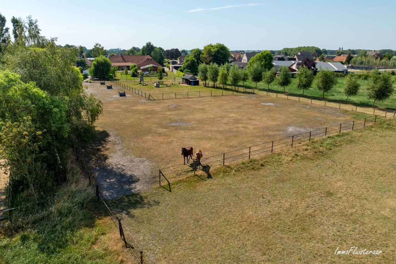 Prachtige langgevelhoeve met charmante schuur en paardenfaciliteiten op ca. 1,8 ha te Ravels. (BEZOEKDAG OP 08/08 VAN 10U TOT 14U) 