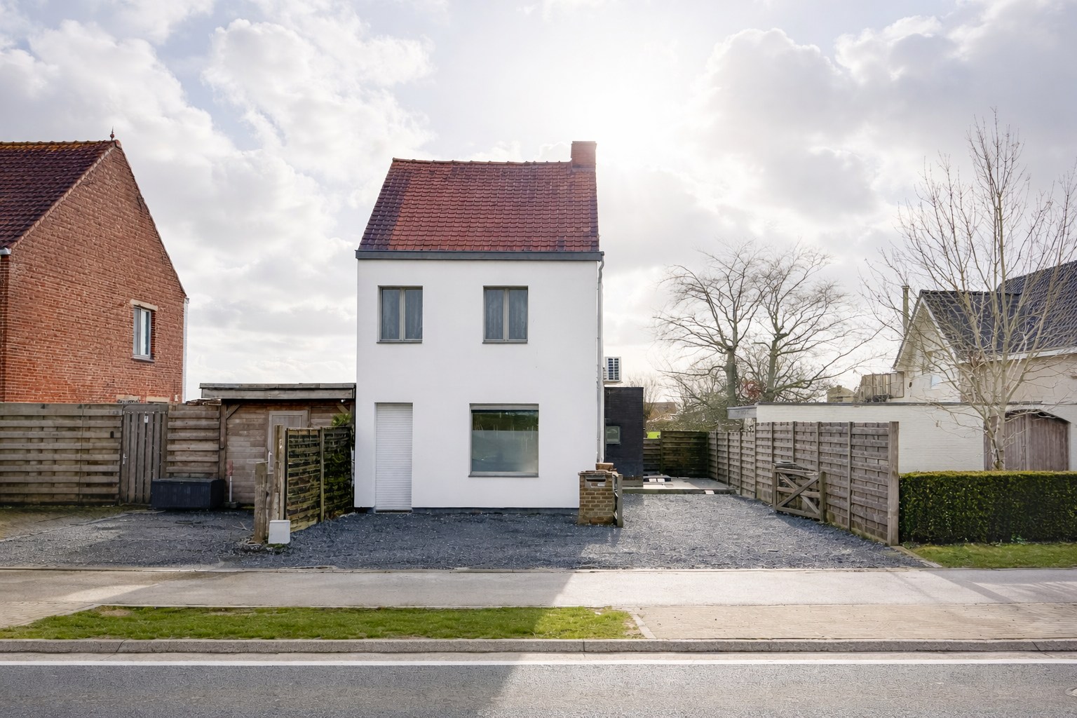 Instapklare gezinswoning met open zicht en mooie tuin, perceel 539 m², Torhout 