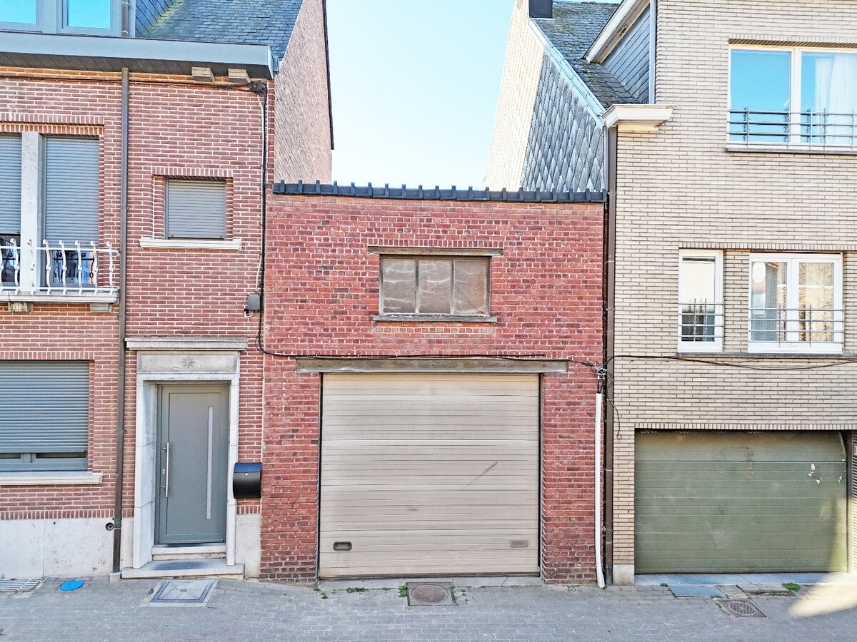 Projectgrond/af te breken handelspand centrum Zottegem 