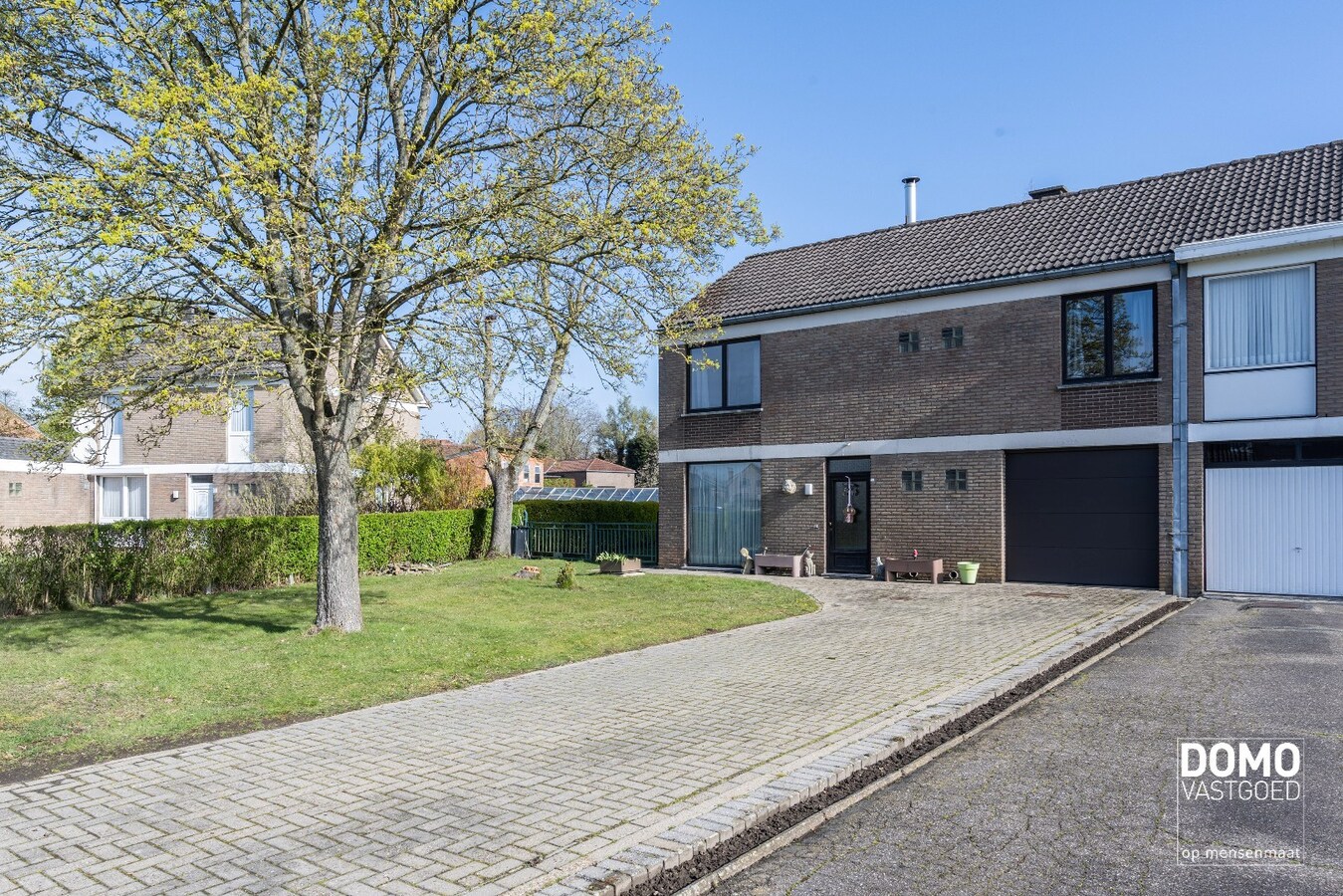 RUSTIG GELEGEN HALFOPEN BEBOUWING MET 4 SLAAPKAMERS EN EXTRA STUDIO OP EEN PERCEEL VAN 11A 45CA TE DIEPENBEEK 