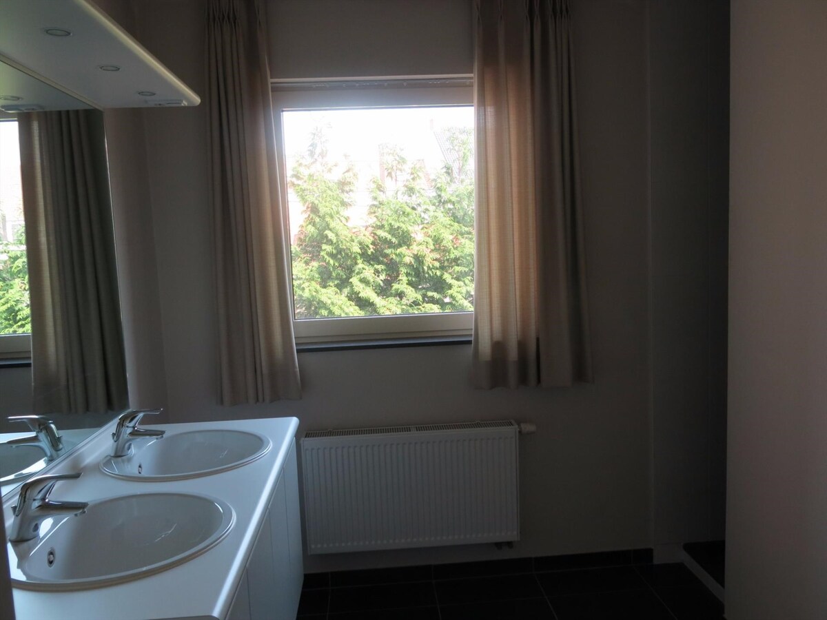 Verrassend ruim appartement pal in het centrum van Kortemark 