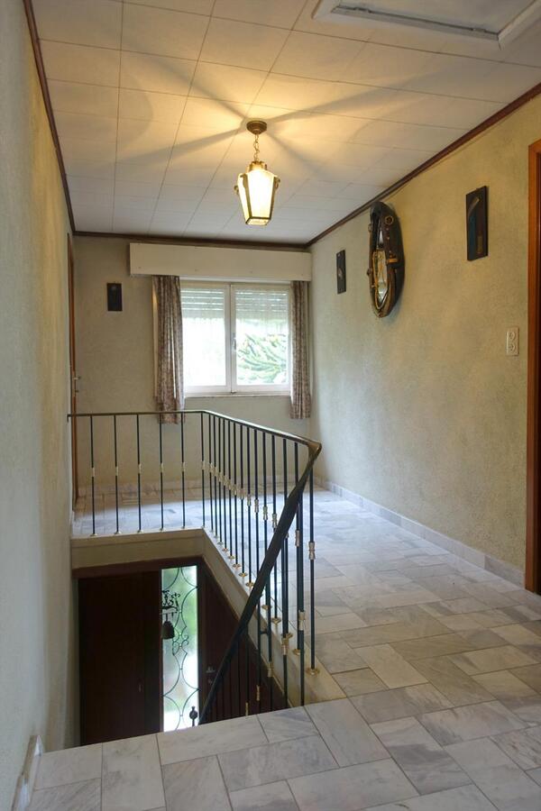 Op te knappen villa op landelijke ligging 