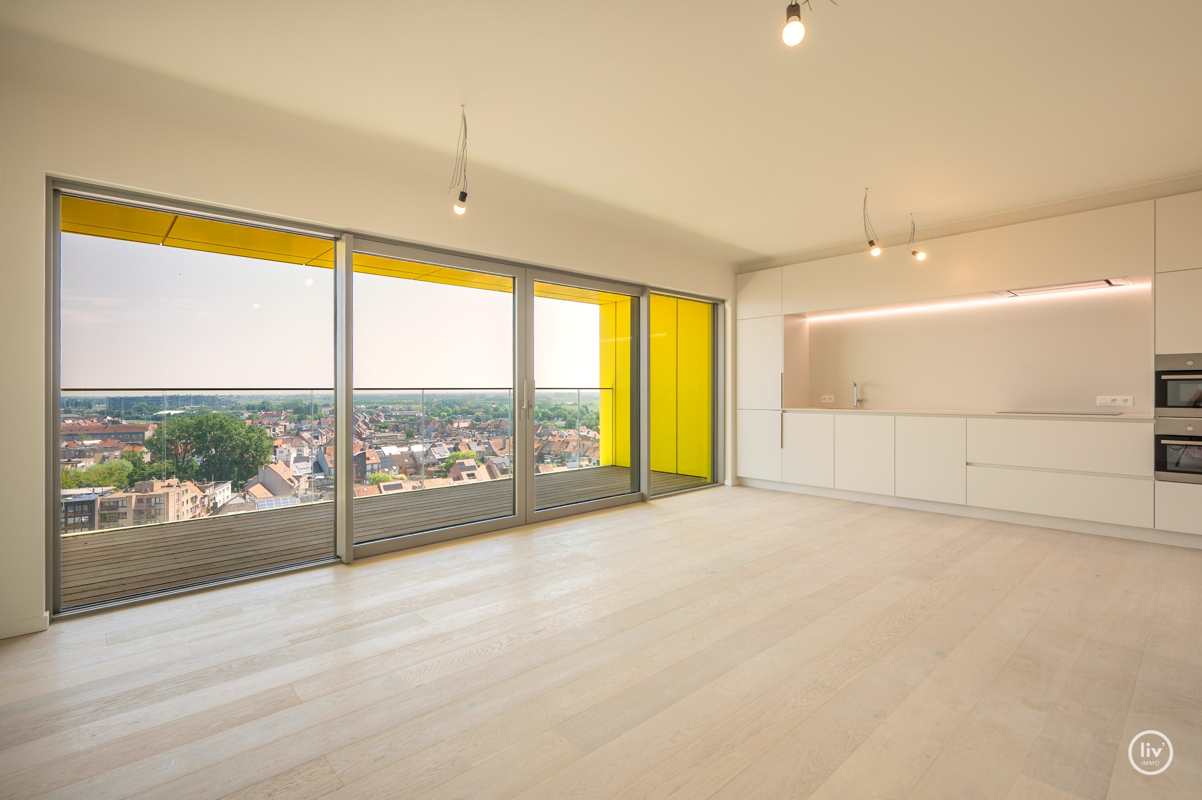 Centraal gelegen 2-kamer appartement te Res. Hoost met ruim terras genietend van zijdelings zeezicht! 