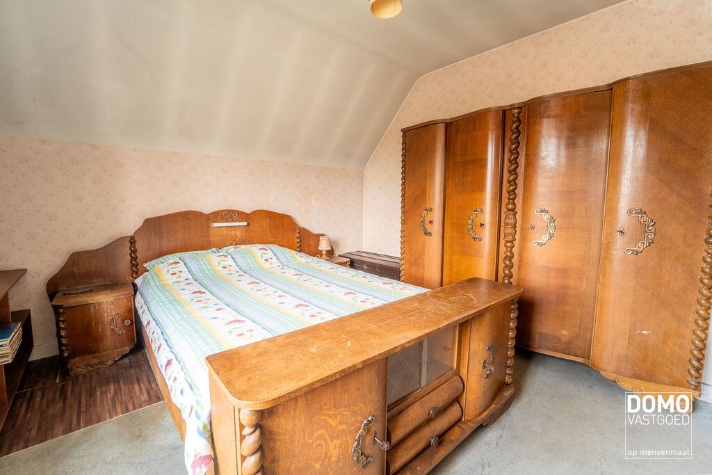 CHARMANTE TE RENOVEREN WONING MET 4 SLAAPKAMERS OP EEN PERCEEL VAN 13A TE HASSELT (KURINGEN) 