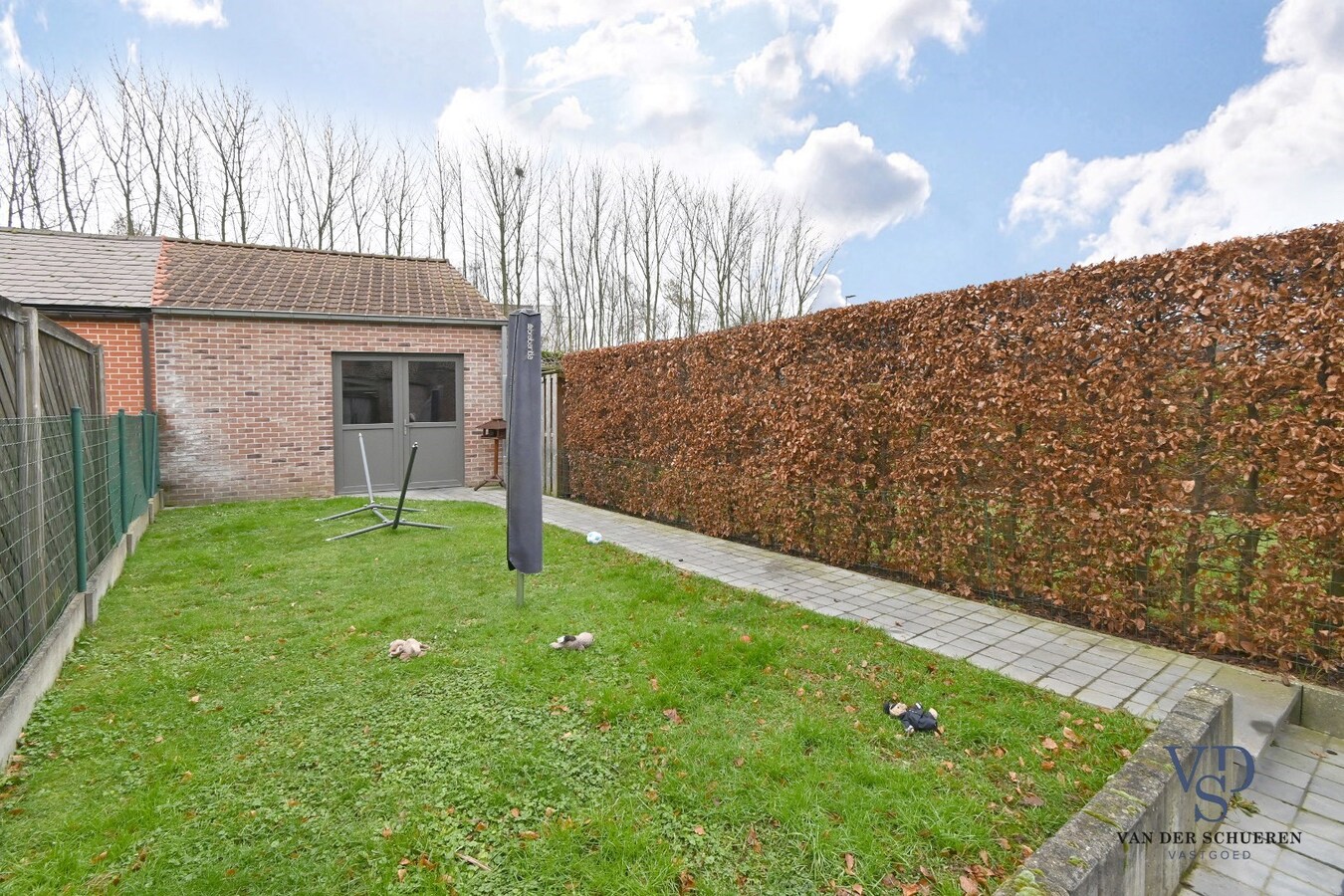 Gezellige woning (met garage achteraan). 