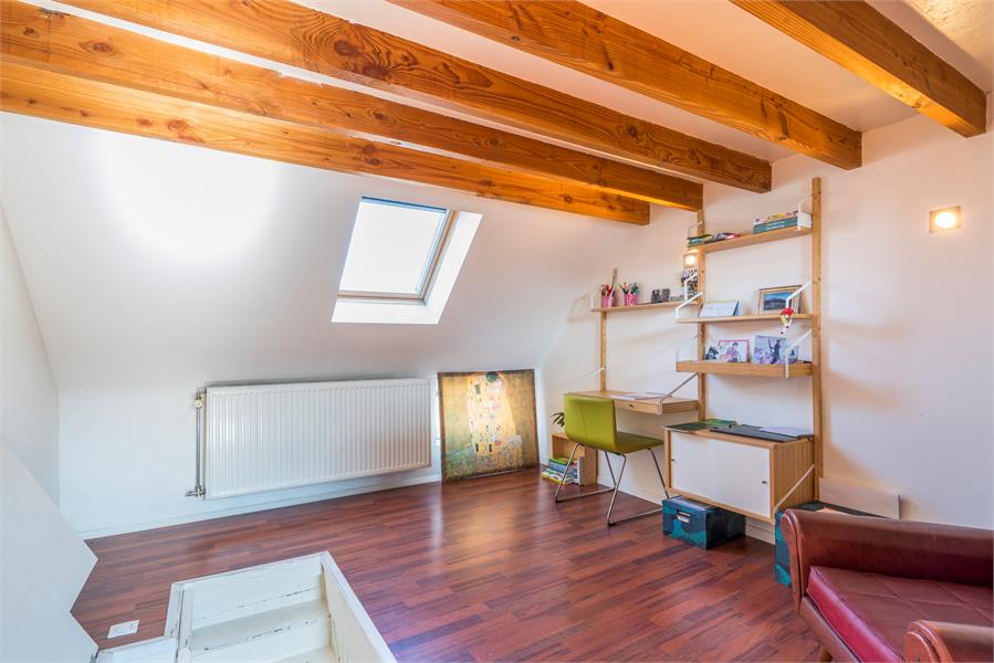 Instapklare gerenoveerde rijwoning 