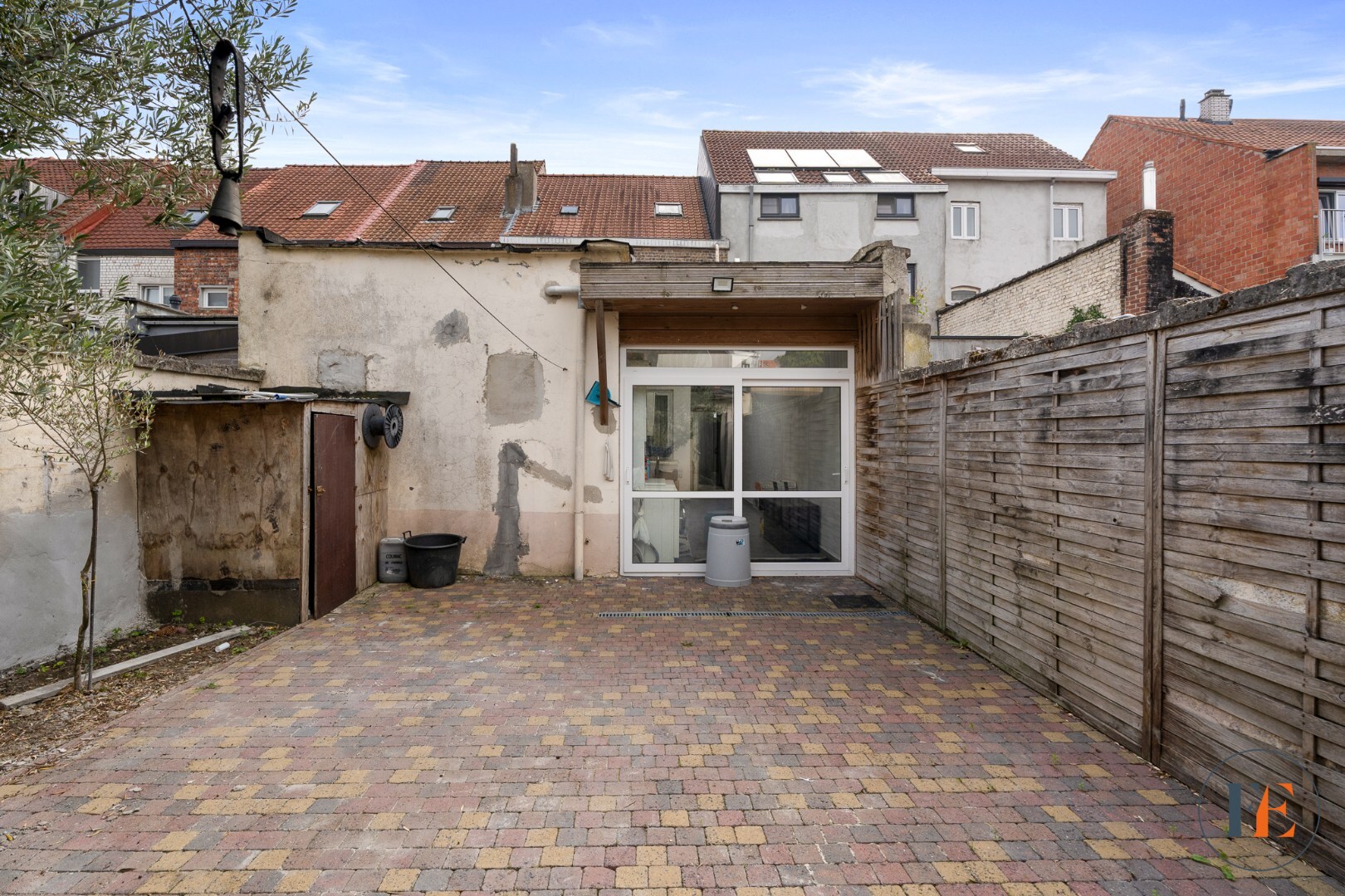 Instapklare eengezinswoning  in de Bloemekenswijk met BEZOEKMOMENT op 17/1 