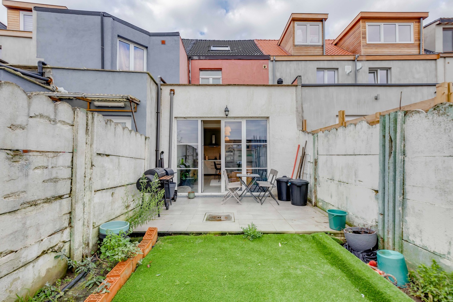 instapklare rijwoning met uitstekende ligging en tuin 