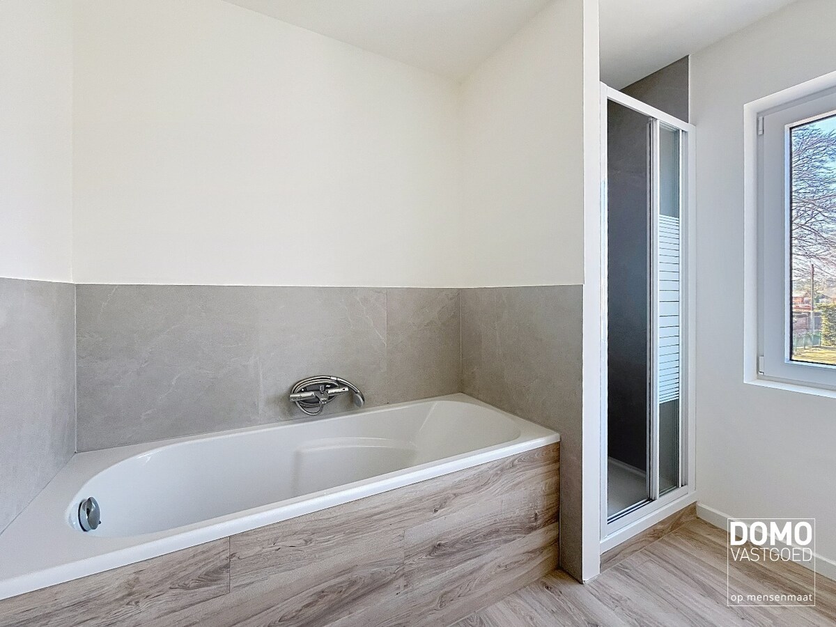 GERENOVEERDE HALF OPEN BEBOUWING MET GARAGE TE MELDERT (LUMMEN) 