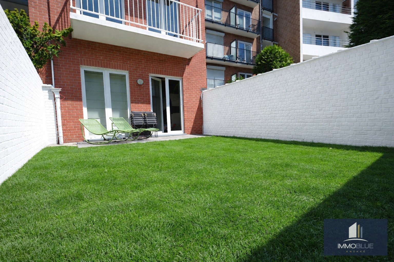Appartement avec jardin situé au calme, à proximité de l’Avenue du Zoute. 