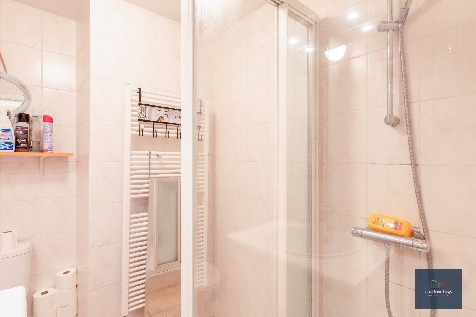 VERKOCHT Zeer verzorgd 1-slaapkamerappartement met terrasje en staanplaats 