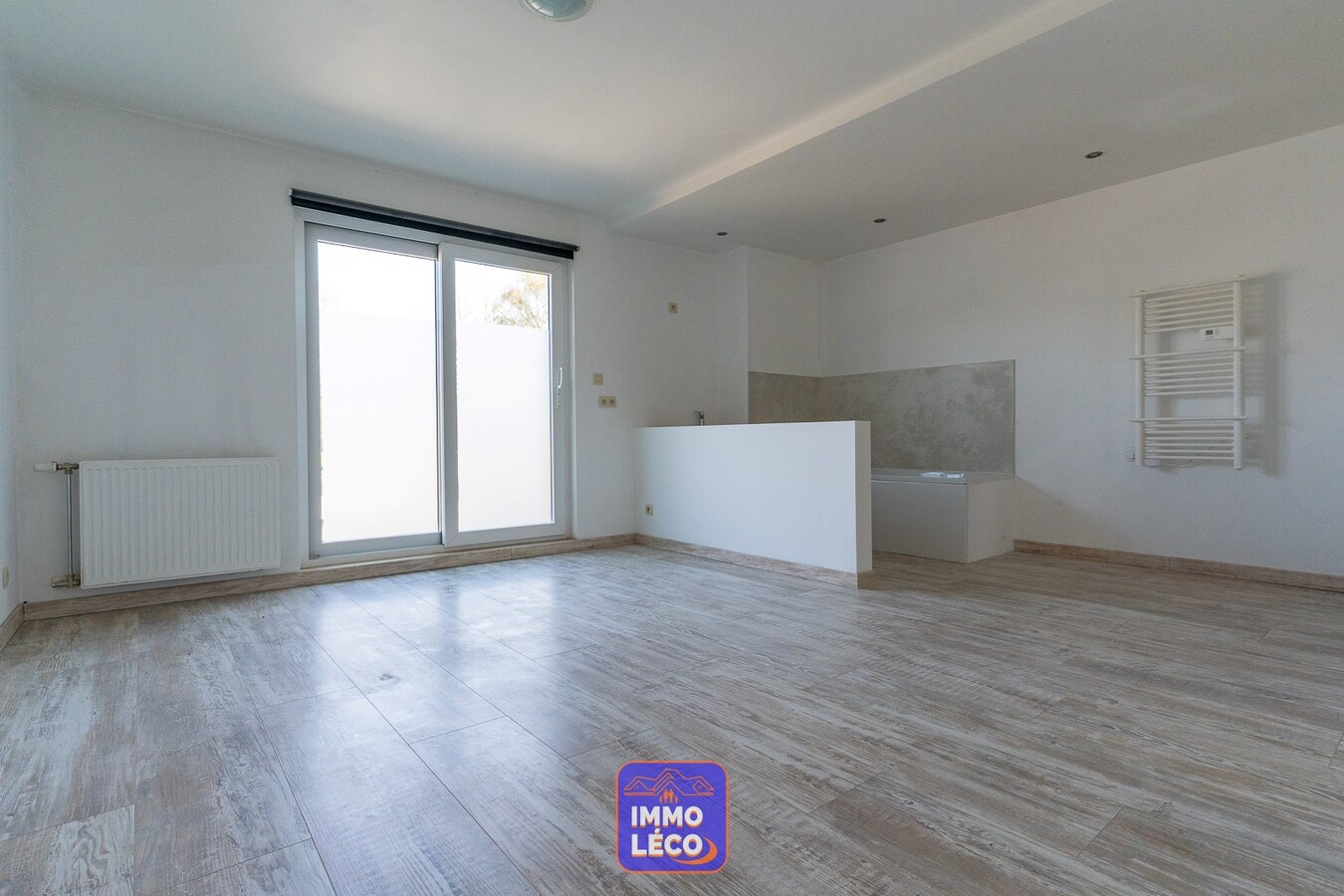 Maison rénovée en 2025 avec jardin, volumes impressionants ! 