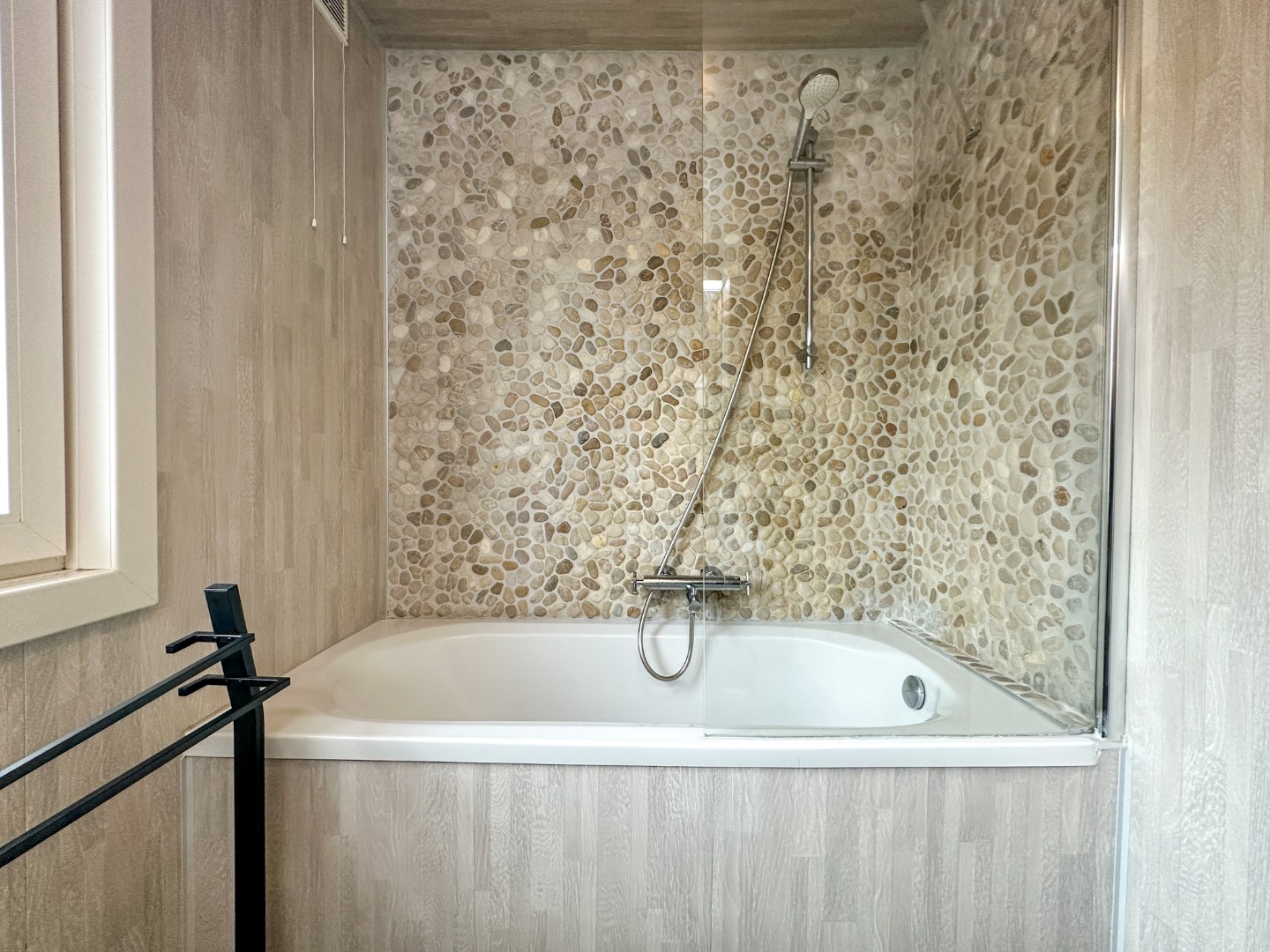 Toffe instapklare woning, 3 slpk, garage, tuin, gunstige gelegen in Gistel 