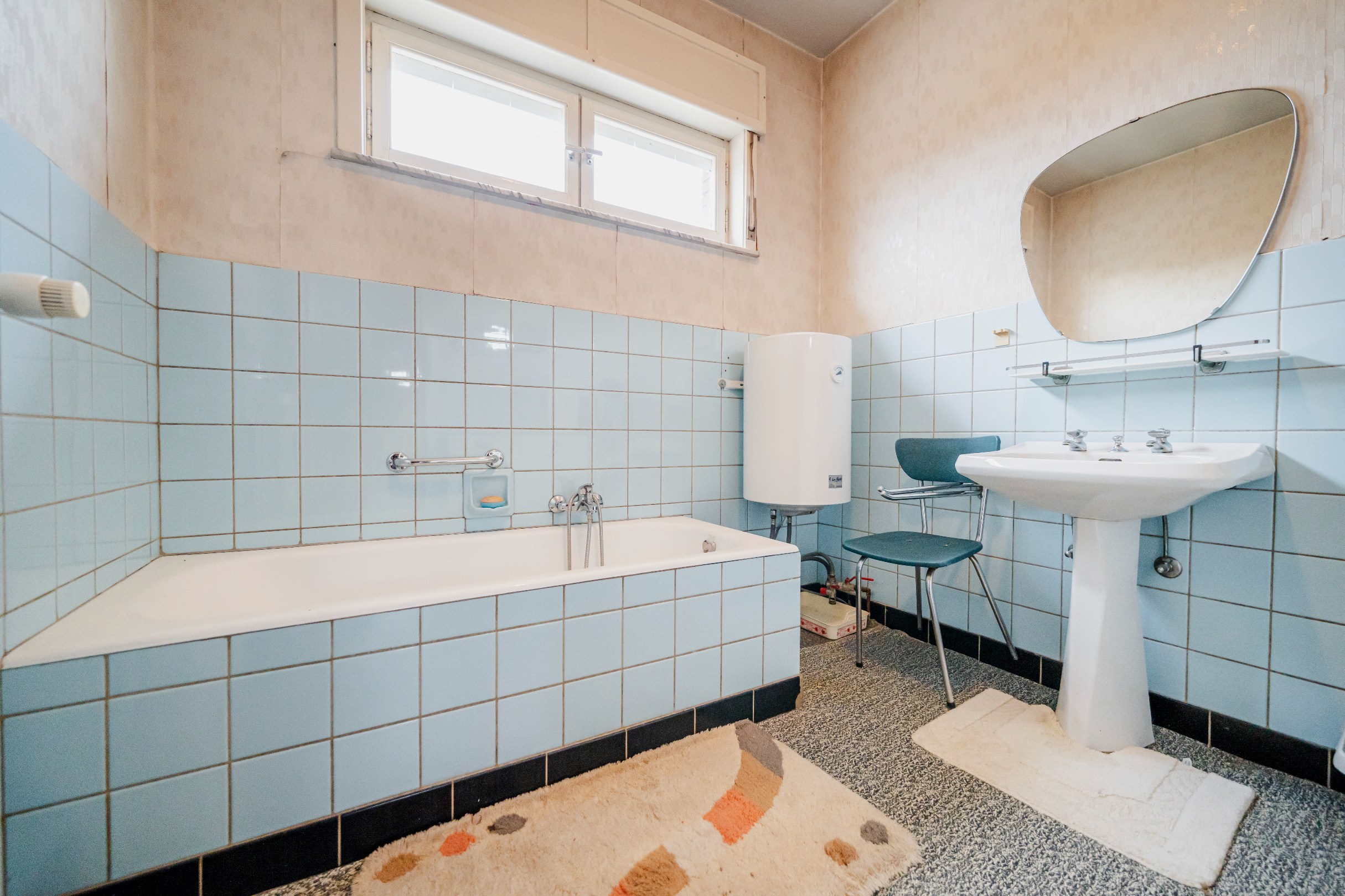 Halfopen bebouwing met 3 slaapkamers, tuin en garage. 