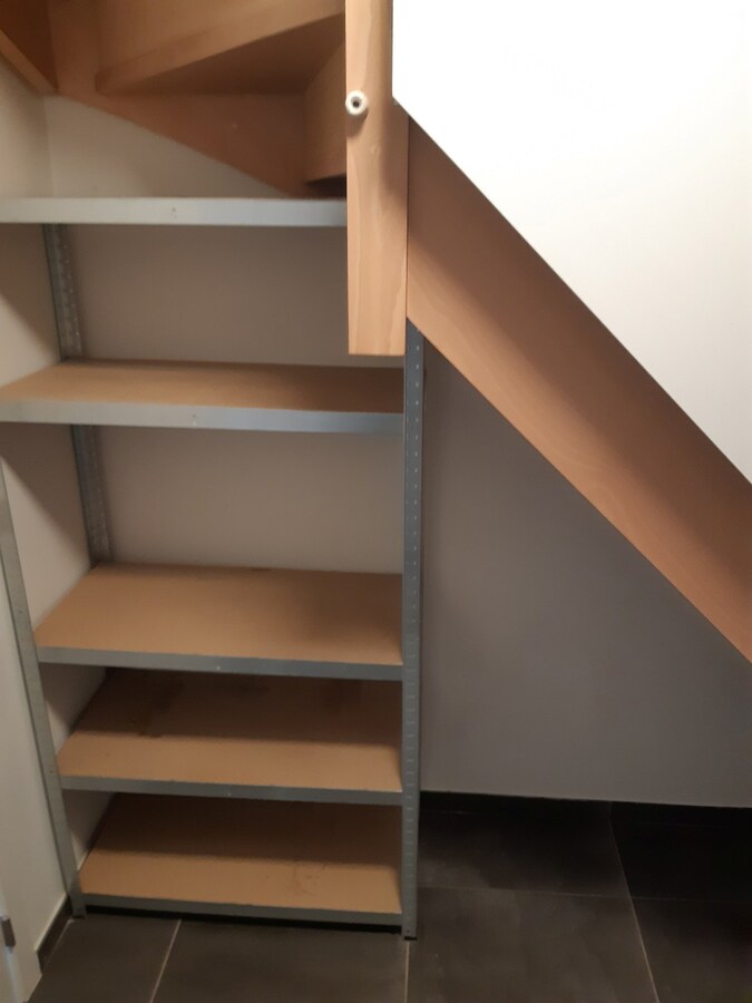 Degelijke, goed gelegen woning. 