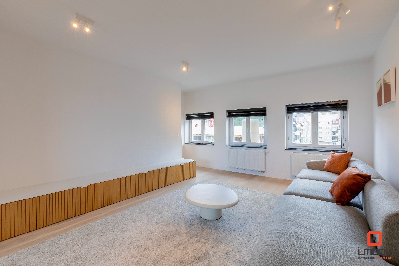 Luxueuze tweeslaapkamer duplex met terras en hoogwaardige afwerking in Oostende 