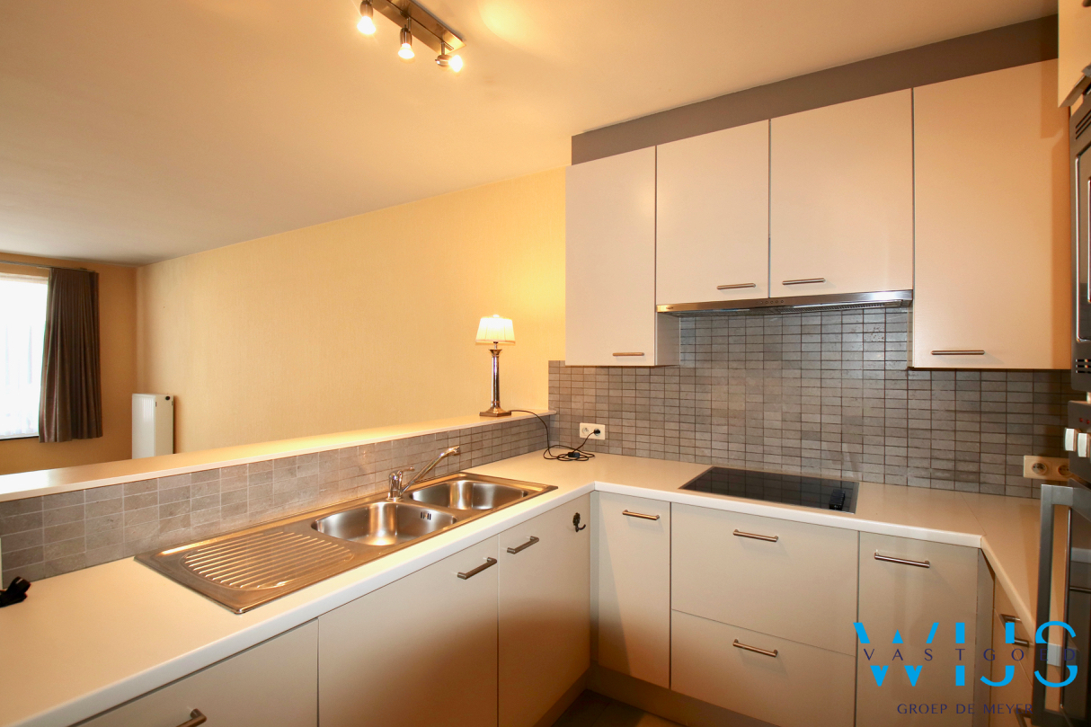 Gelijkvloersapp. met 3 slaapkamers &amp; garage in hartje Assenede ! 