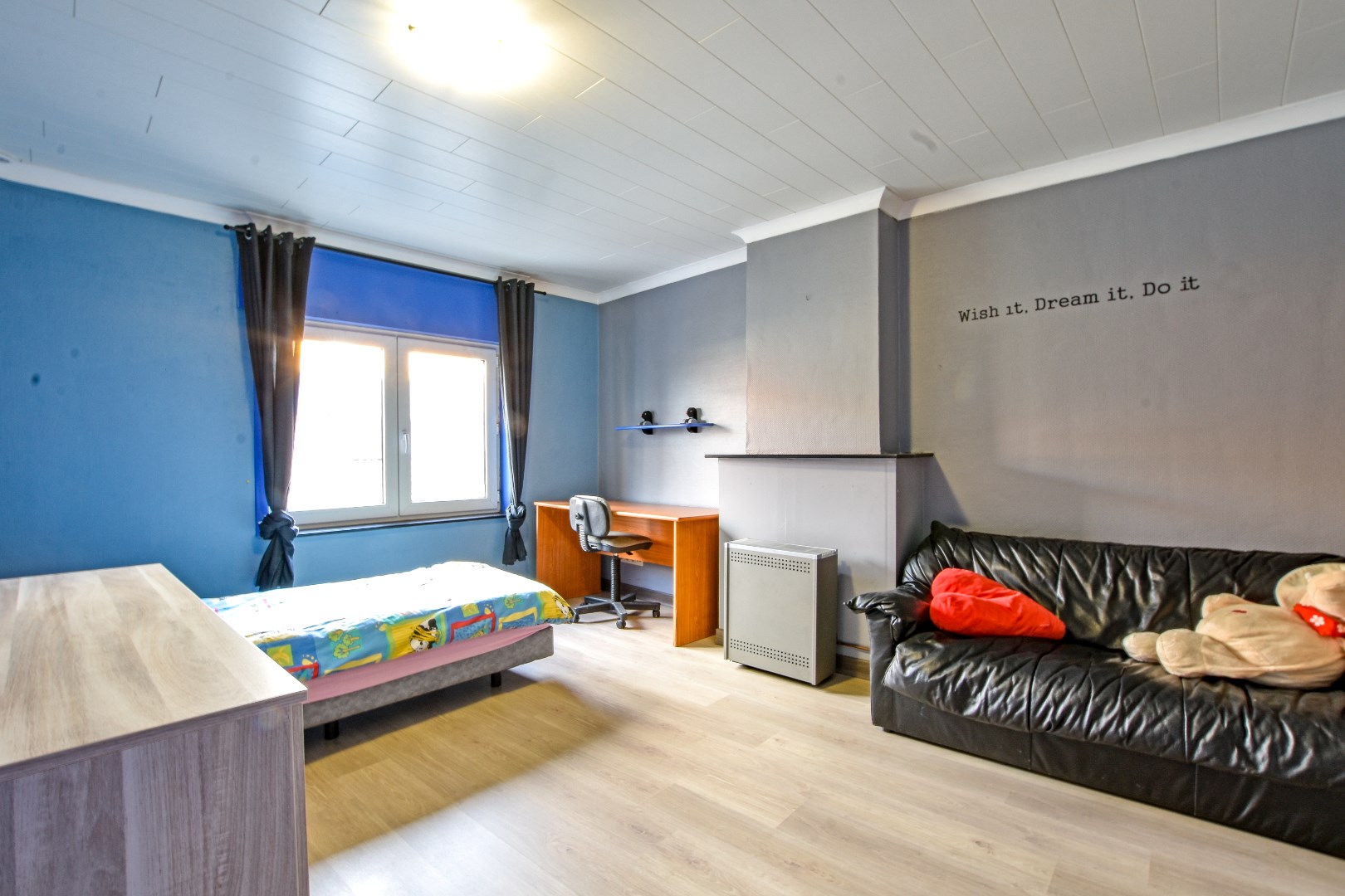 Grote woning met zongerichte tuin en 3/4 slaapkamers 