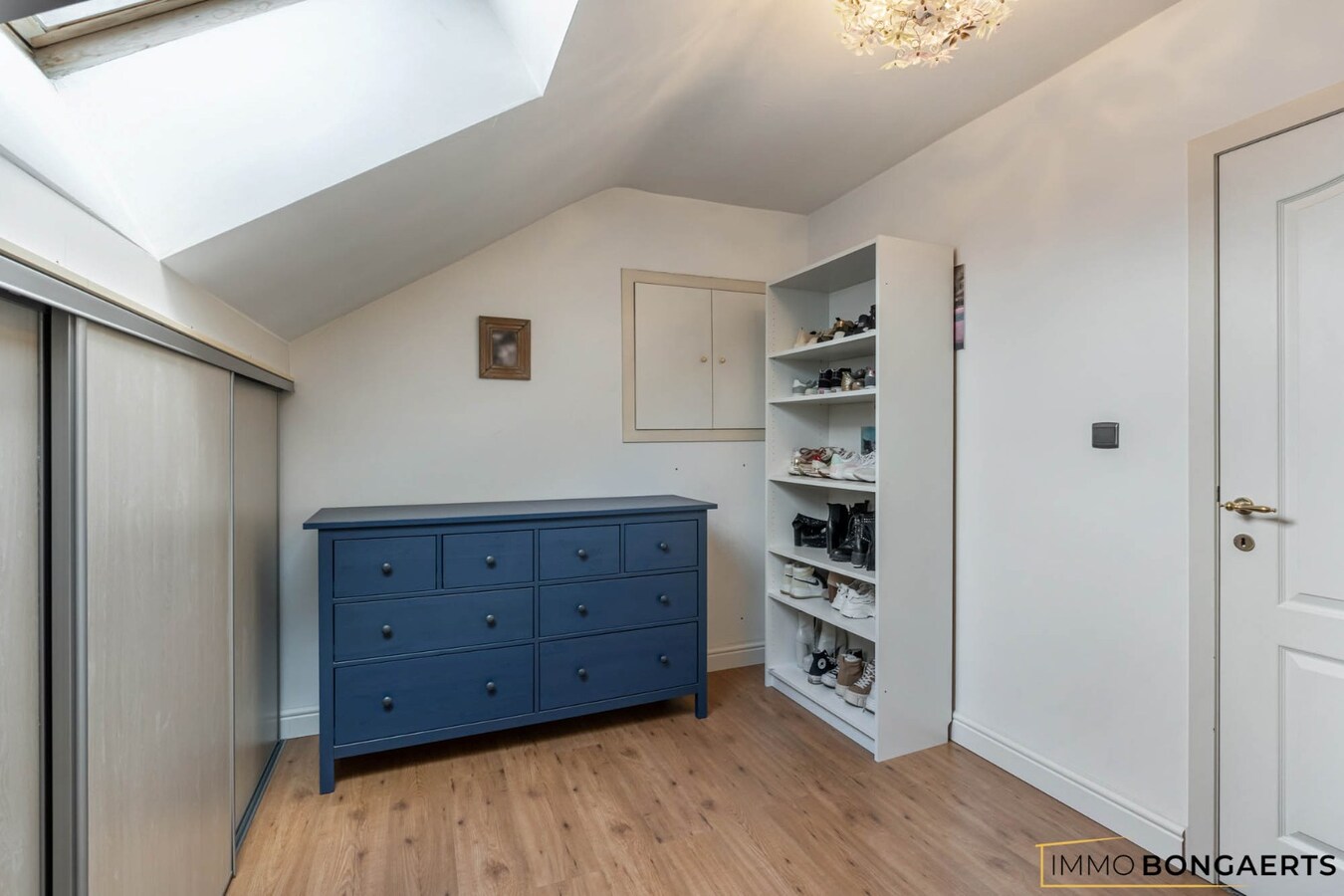 Instapklare woning met 4 slaapkamers en zwembad 