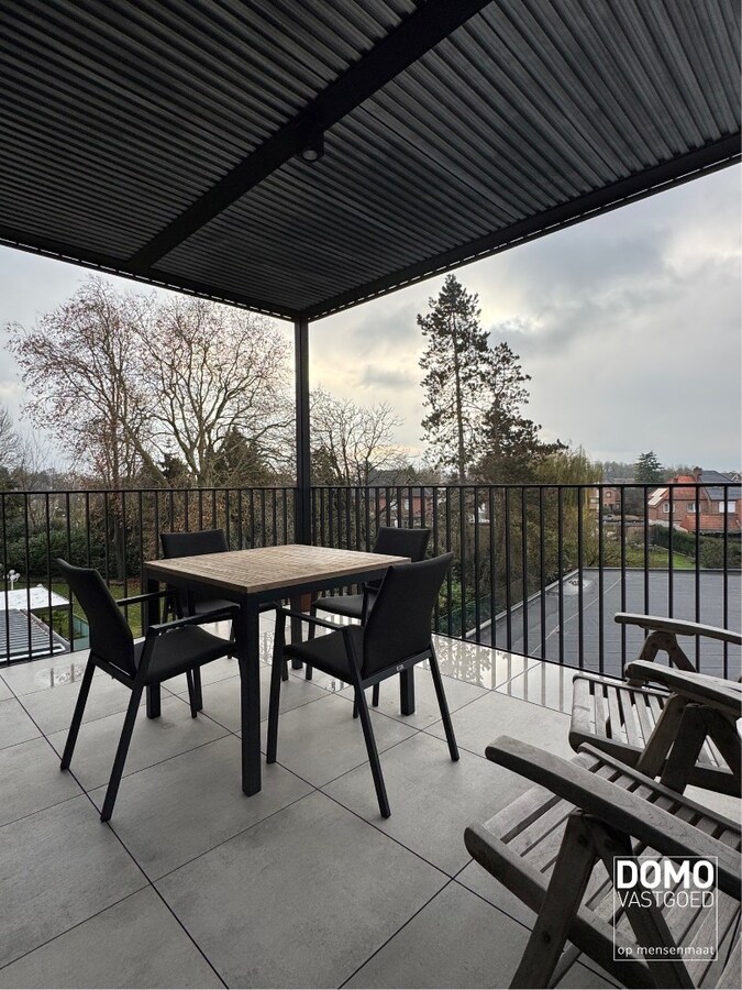 MODERN APPARTEMENT IN HET CENTRUM VAN KERMT 