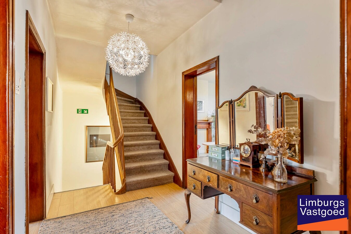 Woonhuis met  praktijkruimte te Waterschei, op een perceel van 6a80ca te Genk 