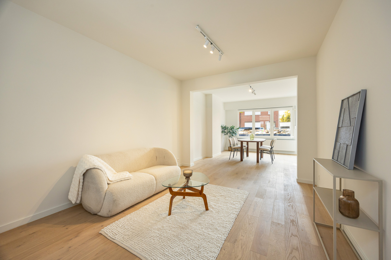Gerenoveerde woning met 3 slpk en ruime tuin te Schilde! 