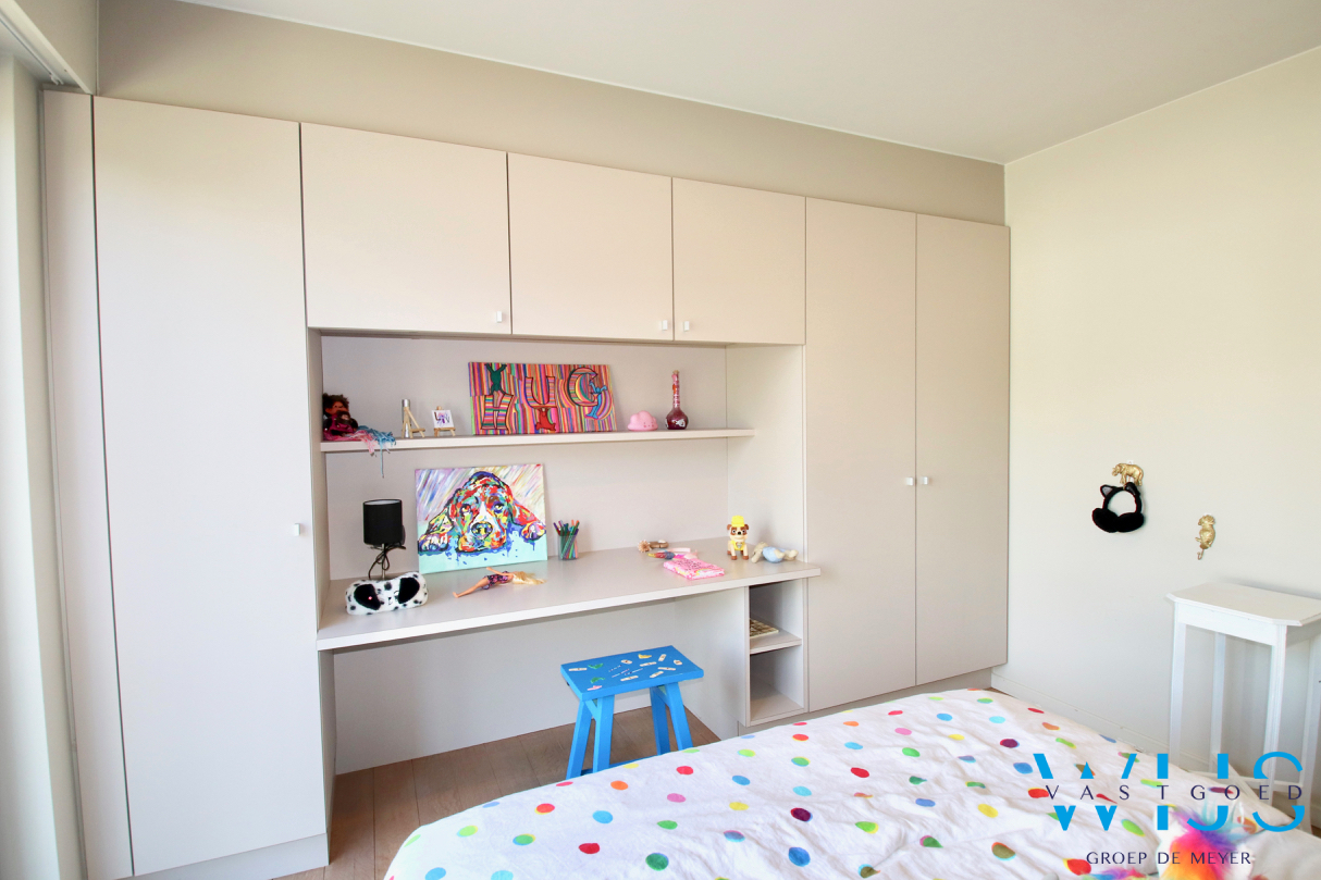 Karaktervol woonhuis met 5 slaapkamers &amp; prachtige tuin te CENTRUM Assenede ! 