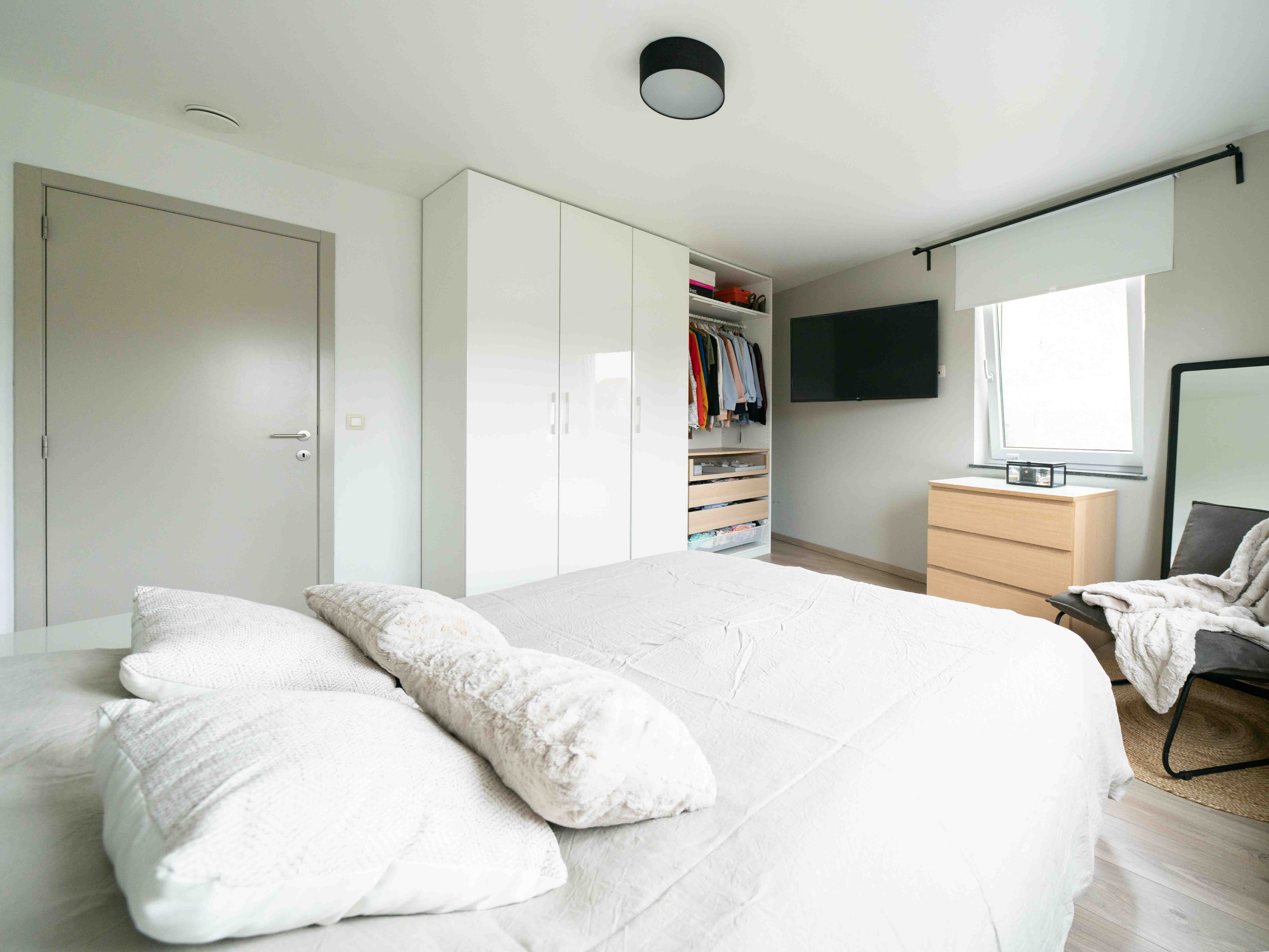 Recente woning met 7 kamers, 2 badkamers, garage en tuin 